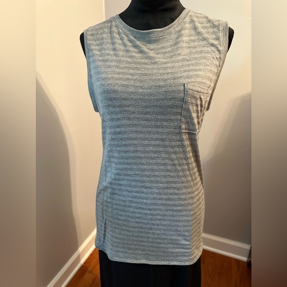 Uniqlo gray stripe top - Picture 1 of 5